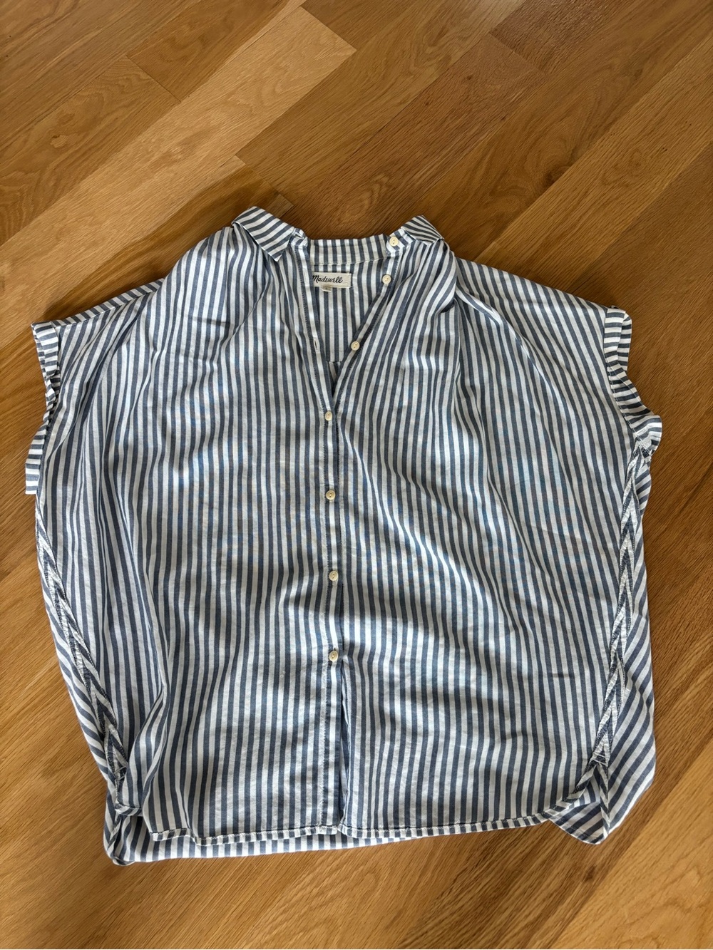 Madewell Striped Button-Front Top in Blue and White size Small